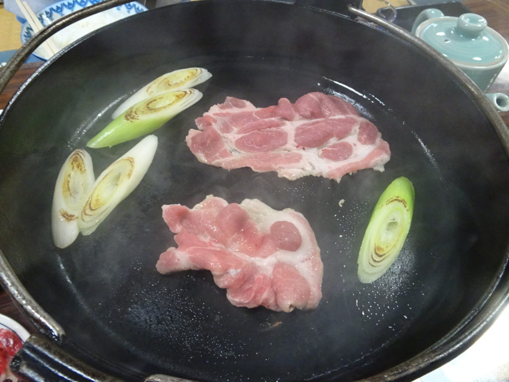 豚すき焼きの調理中