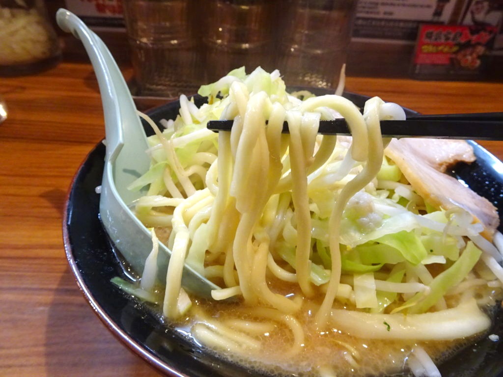 醤油壱郎ラーメンの麺