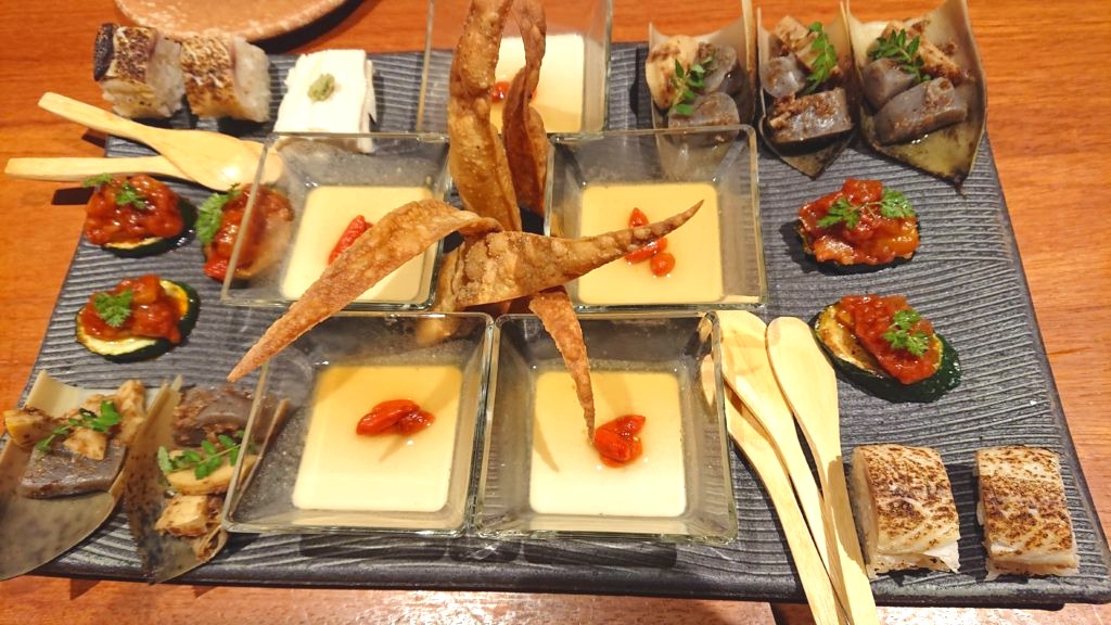 恵比寿ガーデンプレイス38fのお洒落な個室和食 銀平 牛丼も飲み物です