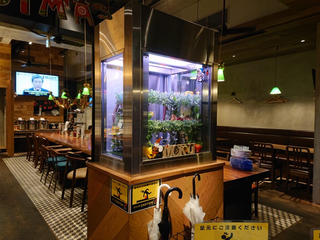 燻製 鉄板焼 クラフトビール MOKU 新橋店 　店内の雰囲気1