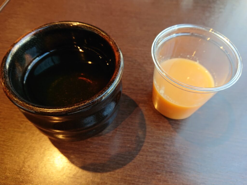 中華香彩JASMINE 広尾本店 （ジャスミン）　自家製野菜ジュースとお茶