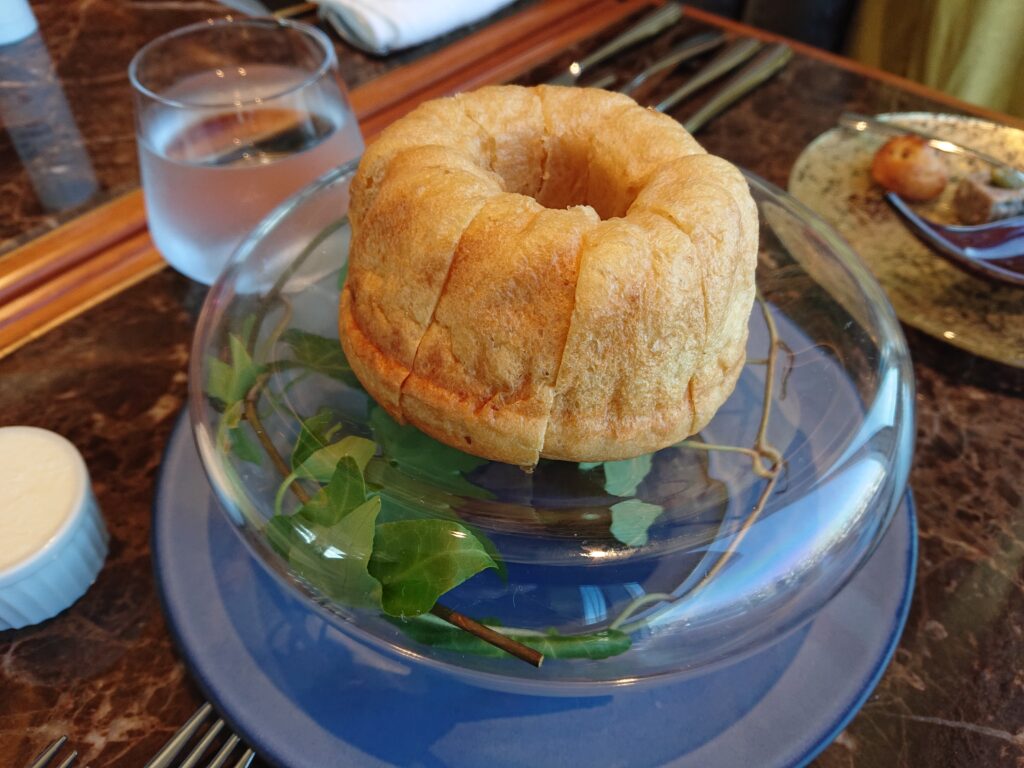 DINING&BAR TABLE 9 TOKYO＠品川プリンスホテル 初めのパン