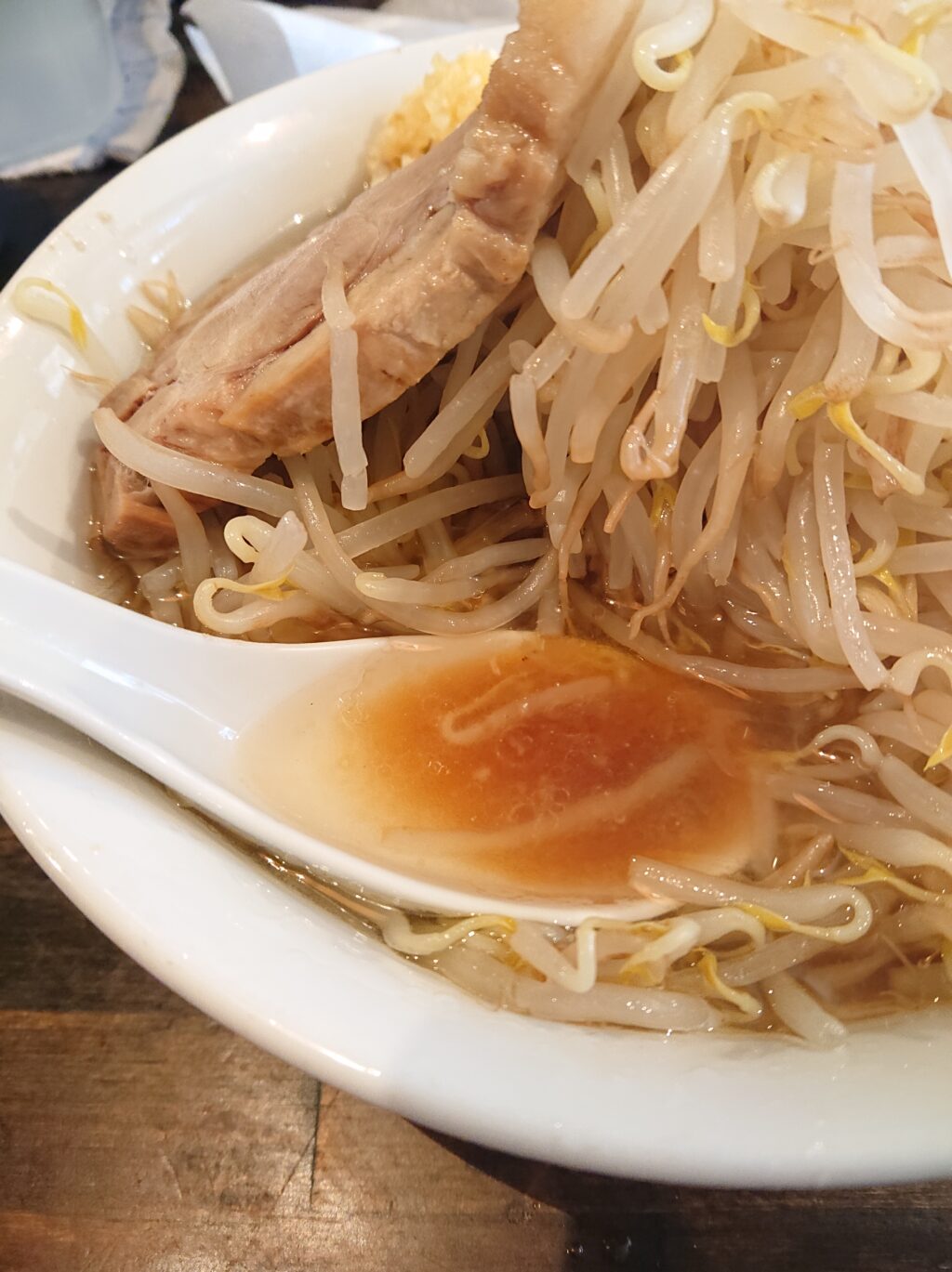 つけ麺 東 ラーメン（二郎インスパイア）のスープ1