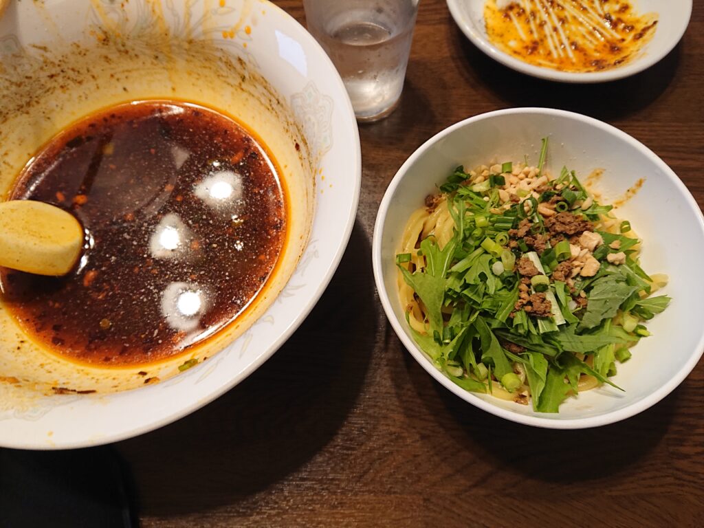 晴々飯店（セイセイハンテン）＠上野 リアル担々麺（小）の大きさ