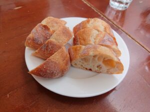 恵比寿 ル・リオン（le Lion） ランチセットのパン