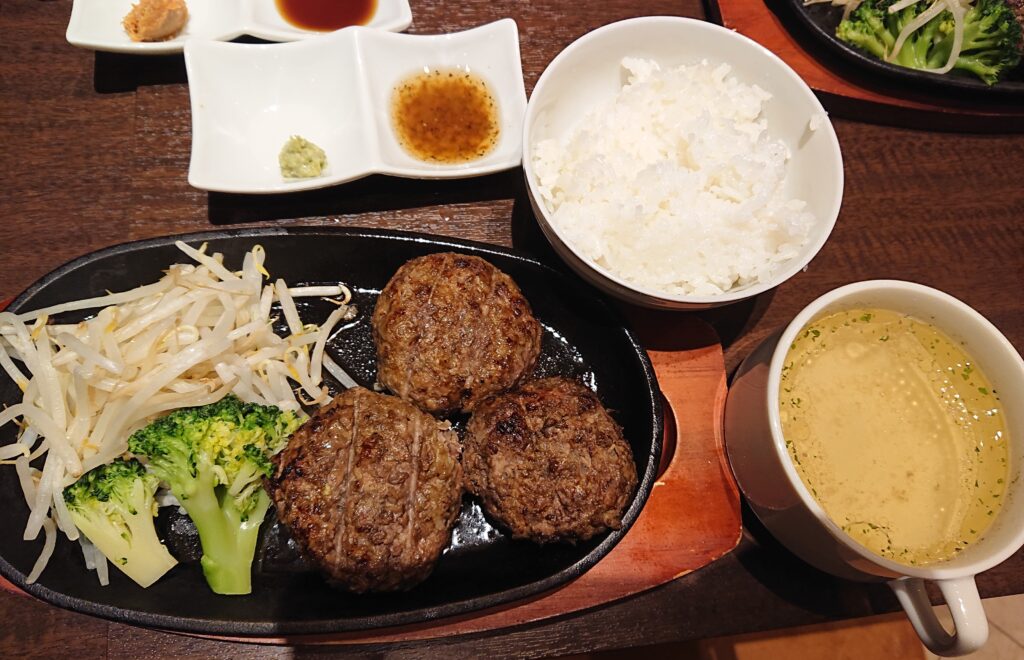 肉塊UNO（ニクカイウノ） 恵比寿店　ハンバーグ食べ放題のセット