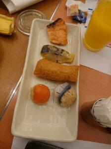 ニューオータニ SATSUKI（サツキ） 朝食ビュッフェ お寿司とお魚