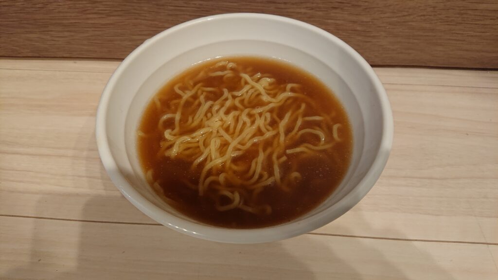 [菊水]北海道ラーメンスープ 旭川醤油味と麺
