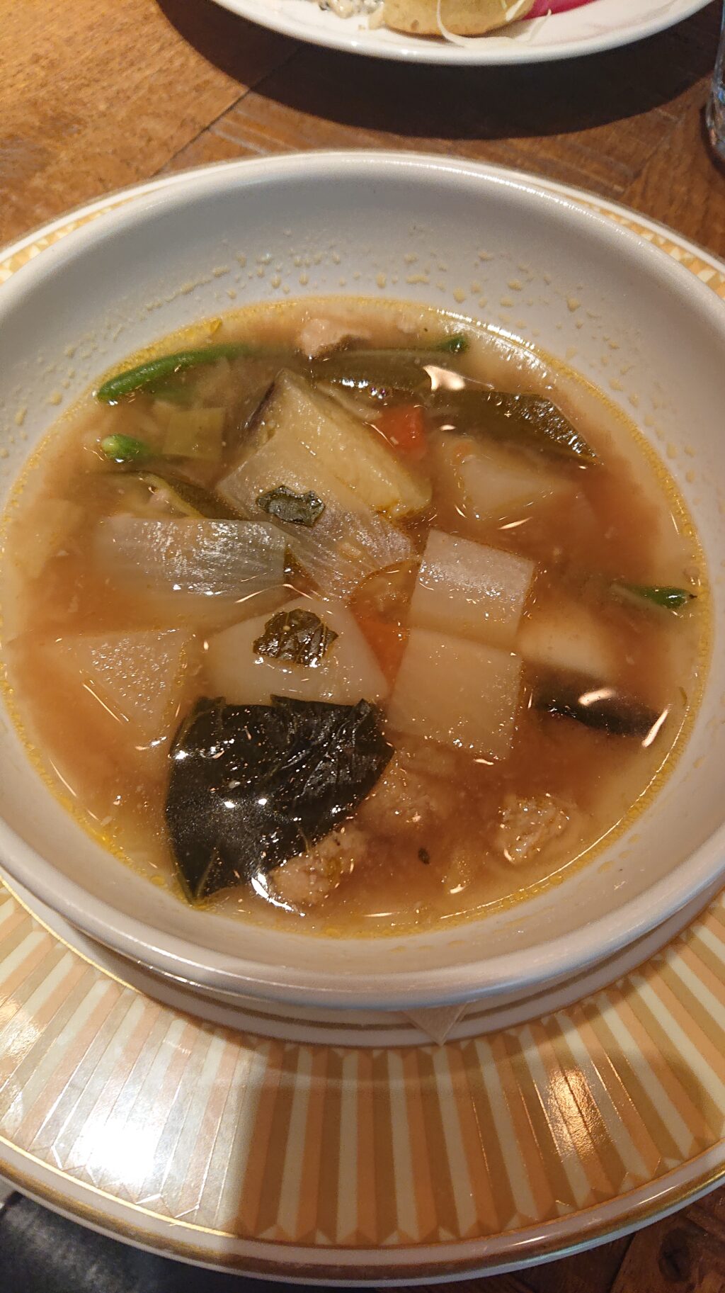 フィリピン風 具沢山野菜と豚肉のすっぱいスープ[シニガン]