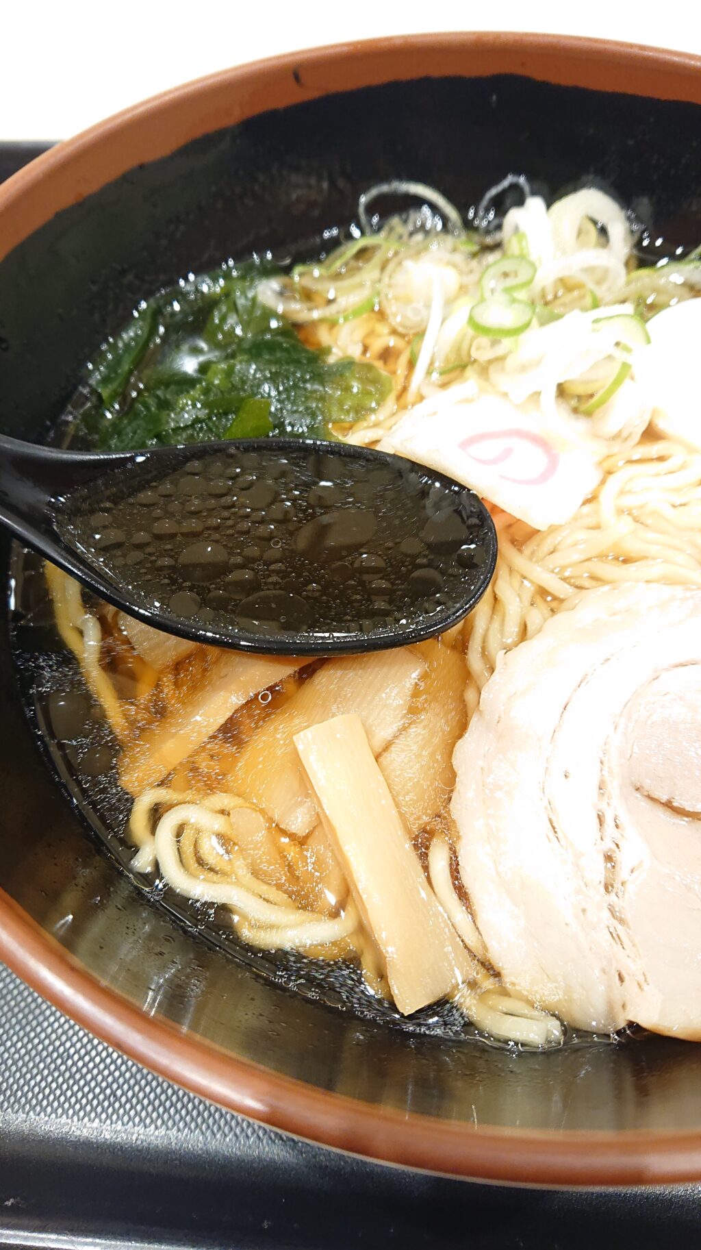 名代 富士そば 代官山店 昔ながらのラーメン 500円のスープ