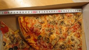 ピザ スライス（PIZZA SLICE）　ピザの大きさ