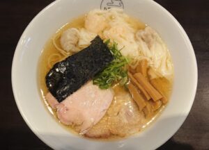 特製ワンタン麺・ハーフ（白）　1,220円