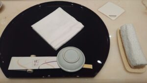 明治記念館内にある「羽衣（はごろも）」 カウンターのセット