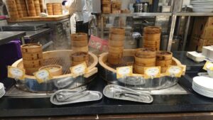 甜點菜楼（テンテンサイロウ） 中華バイキングの料理の点心、小籠包など