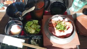 焼肉ホルモン襷 愛宕店 肉まぶし定食　1,680円