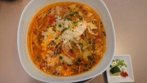 シーフード入り 酸っぱ辛いフォー（大盛り+200円）