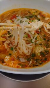 シーフード入り 酸っぱ辛いフォー（大盛り+200円）の麺