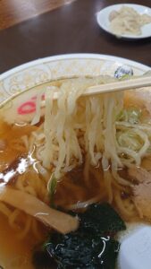 ラーメン大盛り　1,030円（ラーメン880円+大盛り150円）の麺