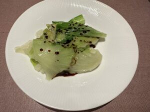 野菜の湯引き：レタスの湯引き、オイスターソース