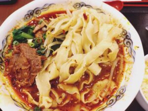 中華料理 品香斎（ヒンコウサイ）＠神谷町　ランチのマーラー牛肉刀削麺の麺