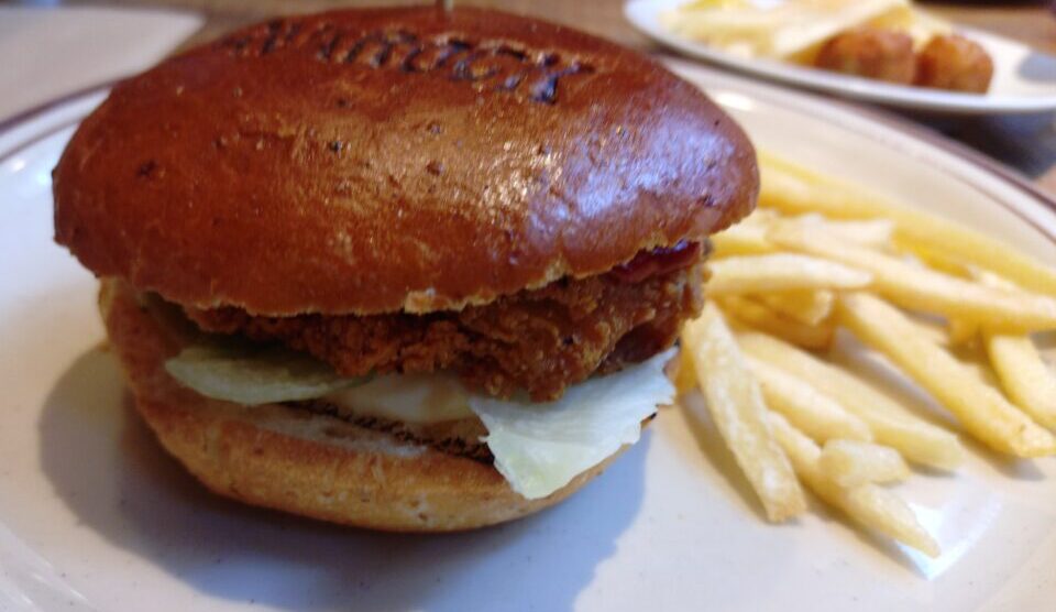 神谷町クリスピーチキンバーガー