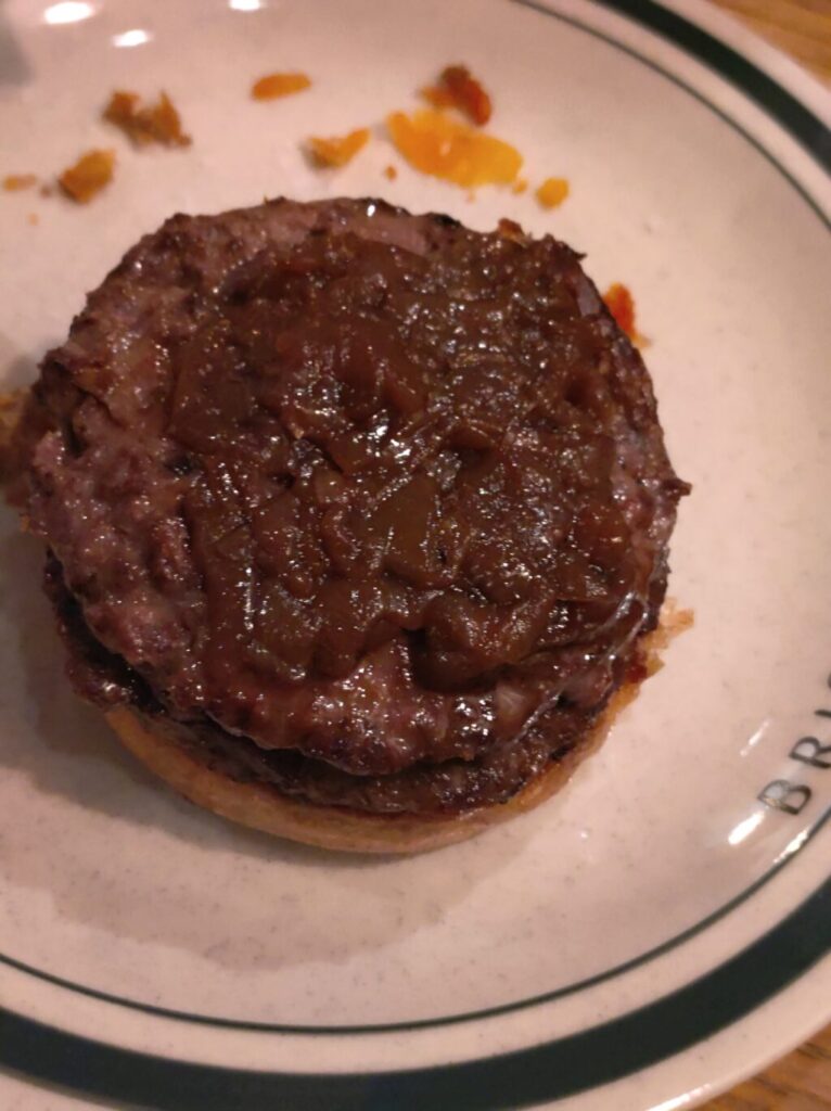 デミグラスバーガー 1,600円のソース