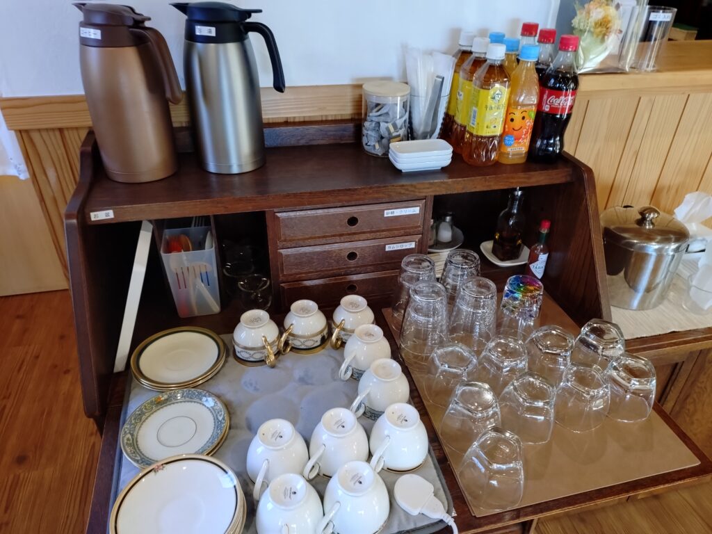 セルフのドリンクコーナー