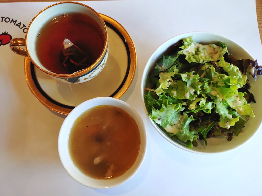 ランチセットのサラダ・スープ・ドリンク