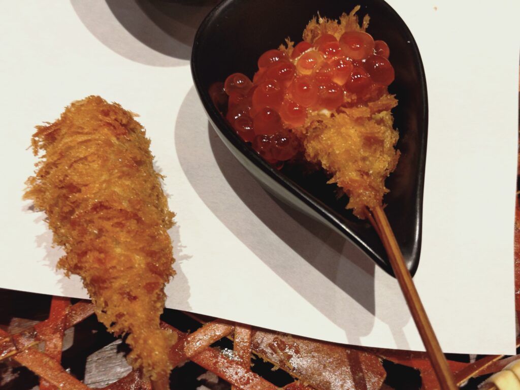 串揚げ(サーモンといくら)