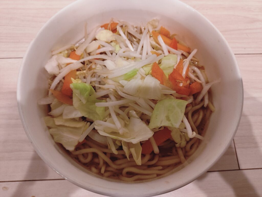 家で作った二郎系ラーメン!スープの達人濃厚豚ラーメンスープ野菜マシマシ