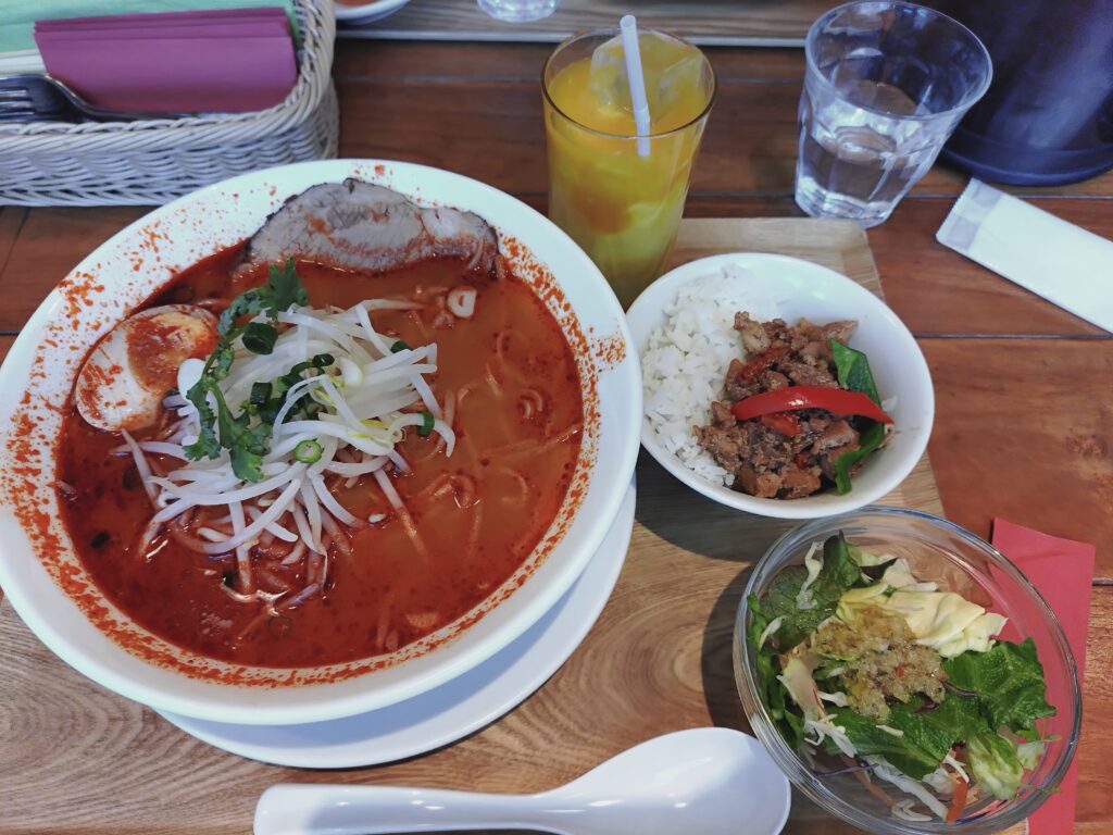 トムヤムヌードルSet　1,380円