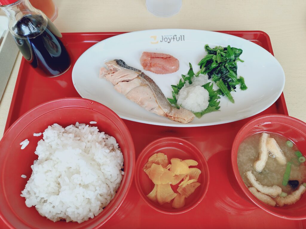 明太子と焼き鮭朝食(食卓のやまや明太子使用)