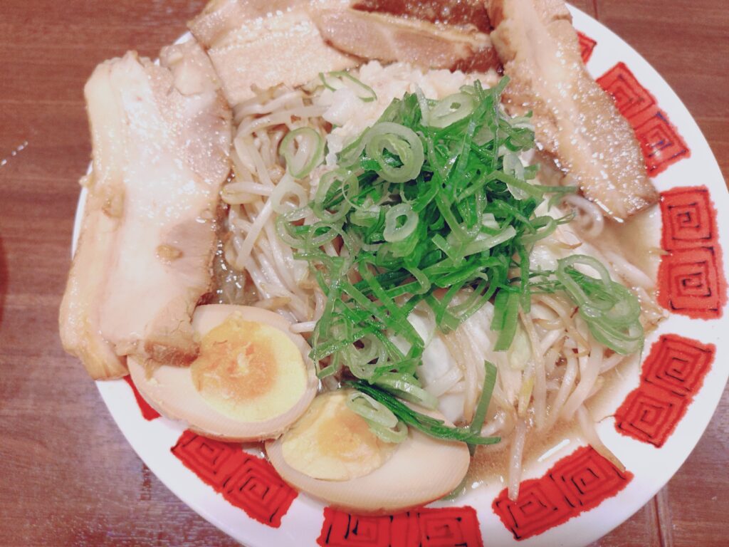 厚切り焼豚のバミ郎そば（マシ盛）
