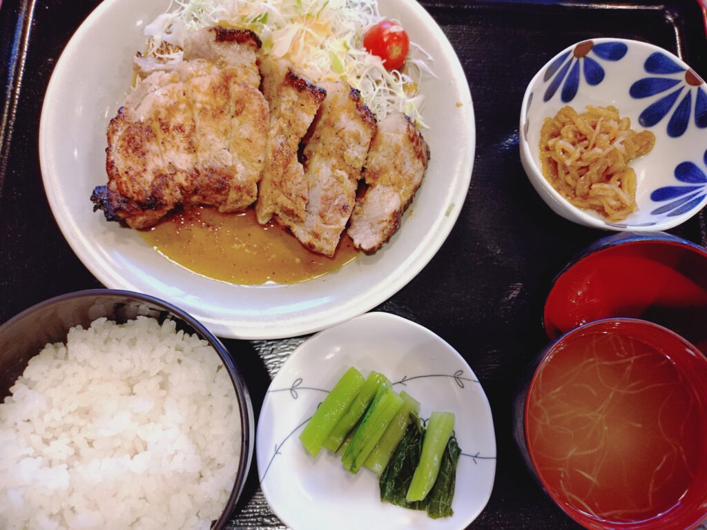 「特製生姜焼き定食」（2,000円）