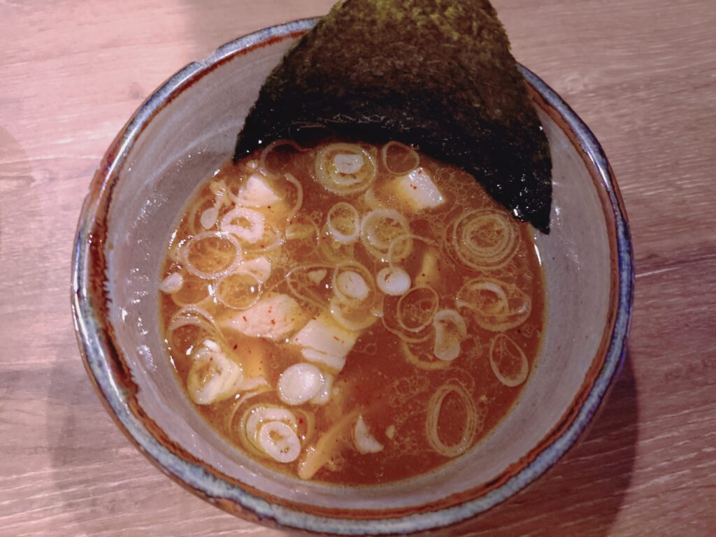 つけ麺屋ごんろくのサラサラ系魚介豚骨スープ